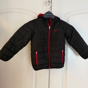 Nike Kids Puffer Jacket Black Red Hooded Full Zip Quilted Coat Size 5 5S S P CH